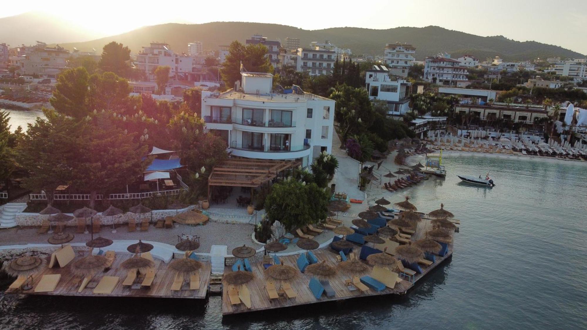 Manta Hotel Εξαμίλιο Εξωτερικό φωτογραφία