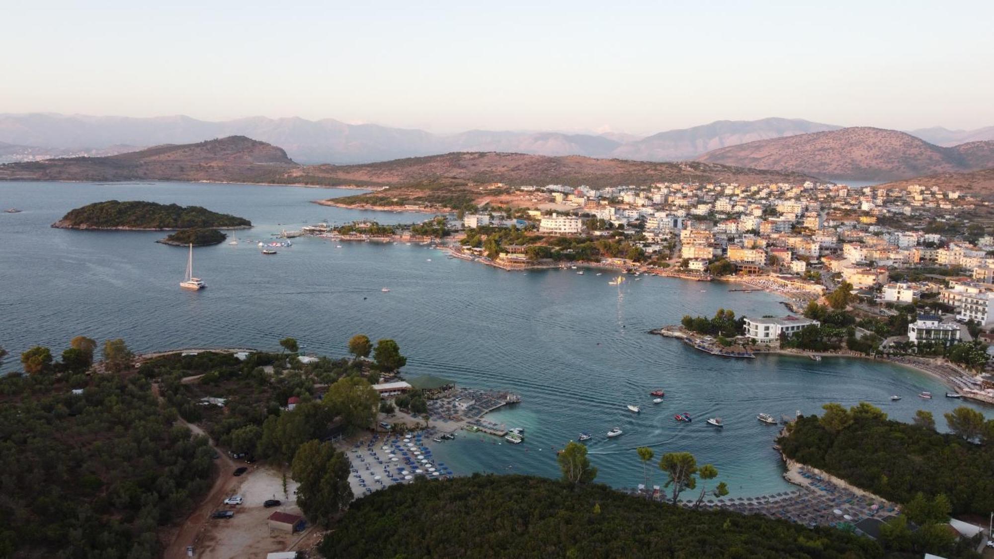 Manta Hotel Εξαμίλιο Εξωτερικό φωτογραφία