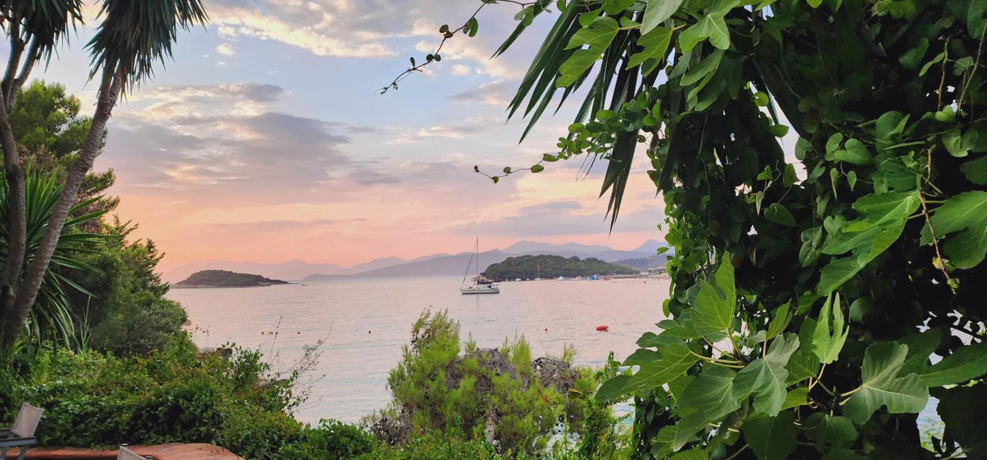 Manta Hotel Εξαμίλιο Εξωτερικό φωτογραφία