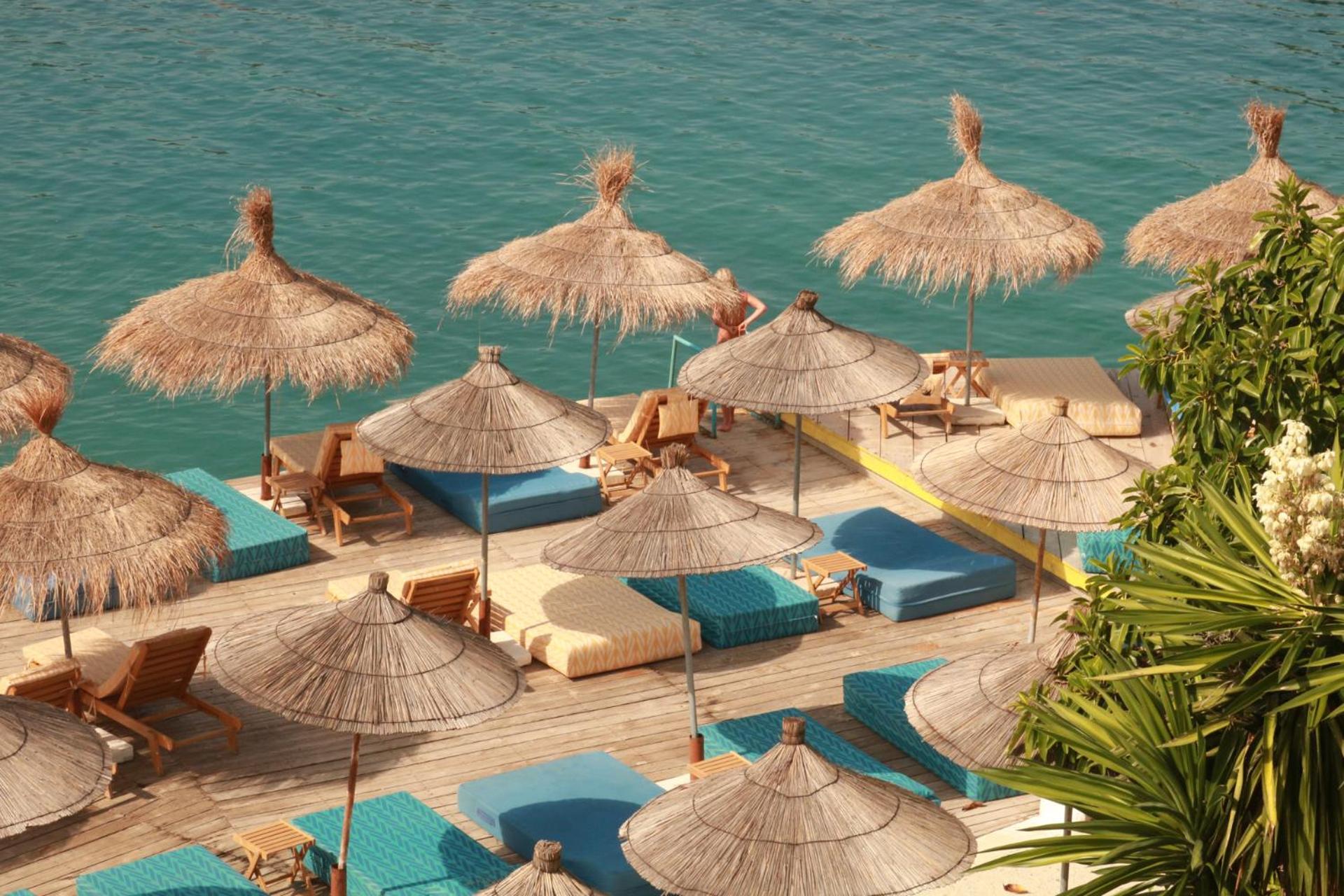 Manta Hotel Εξαμίλιο Εξωτερικό φωτογραφία