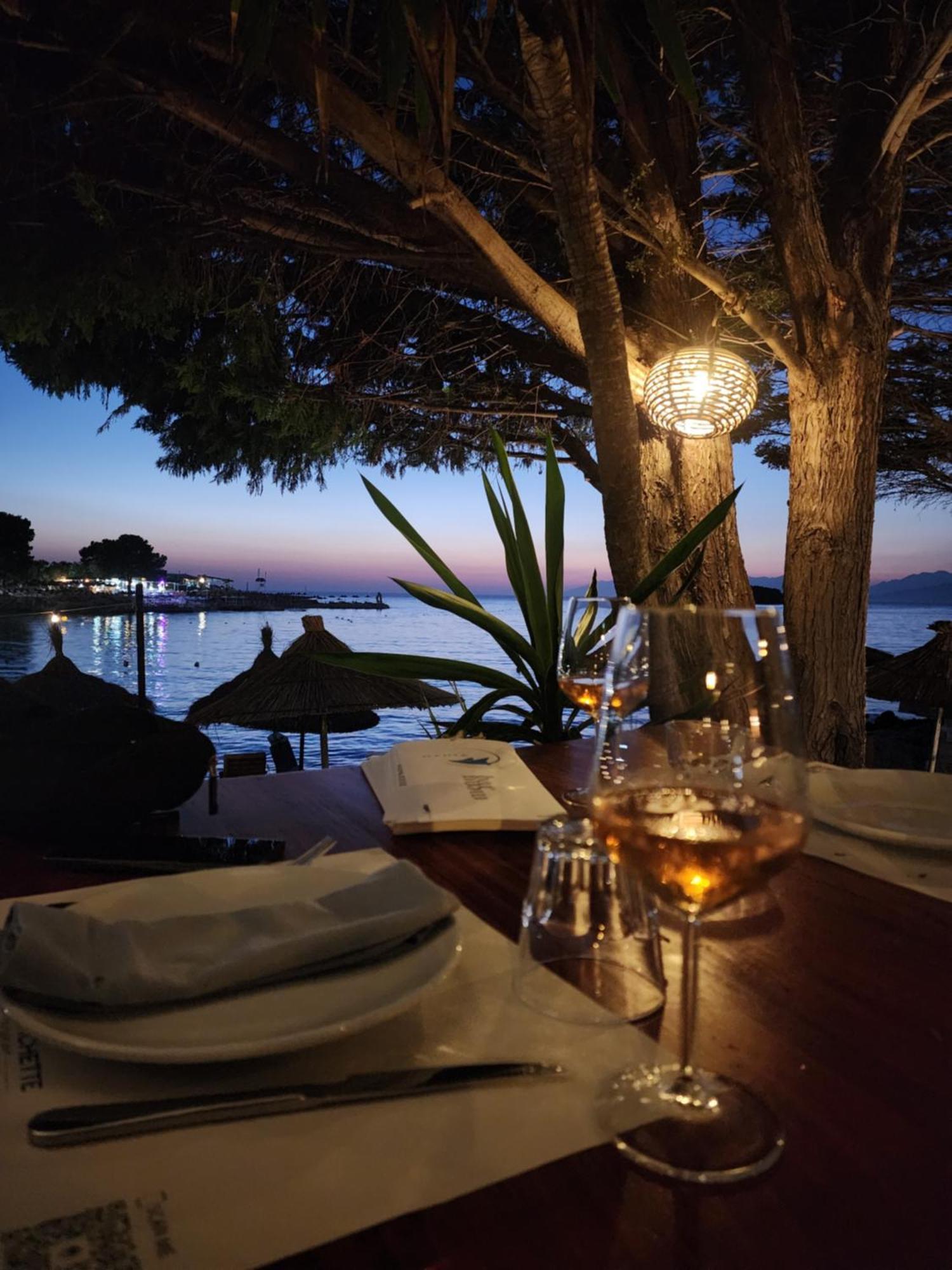 Manta Hotel Εξαμίλιο Εξωτερικό φωτογραφία