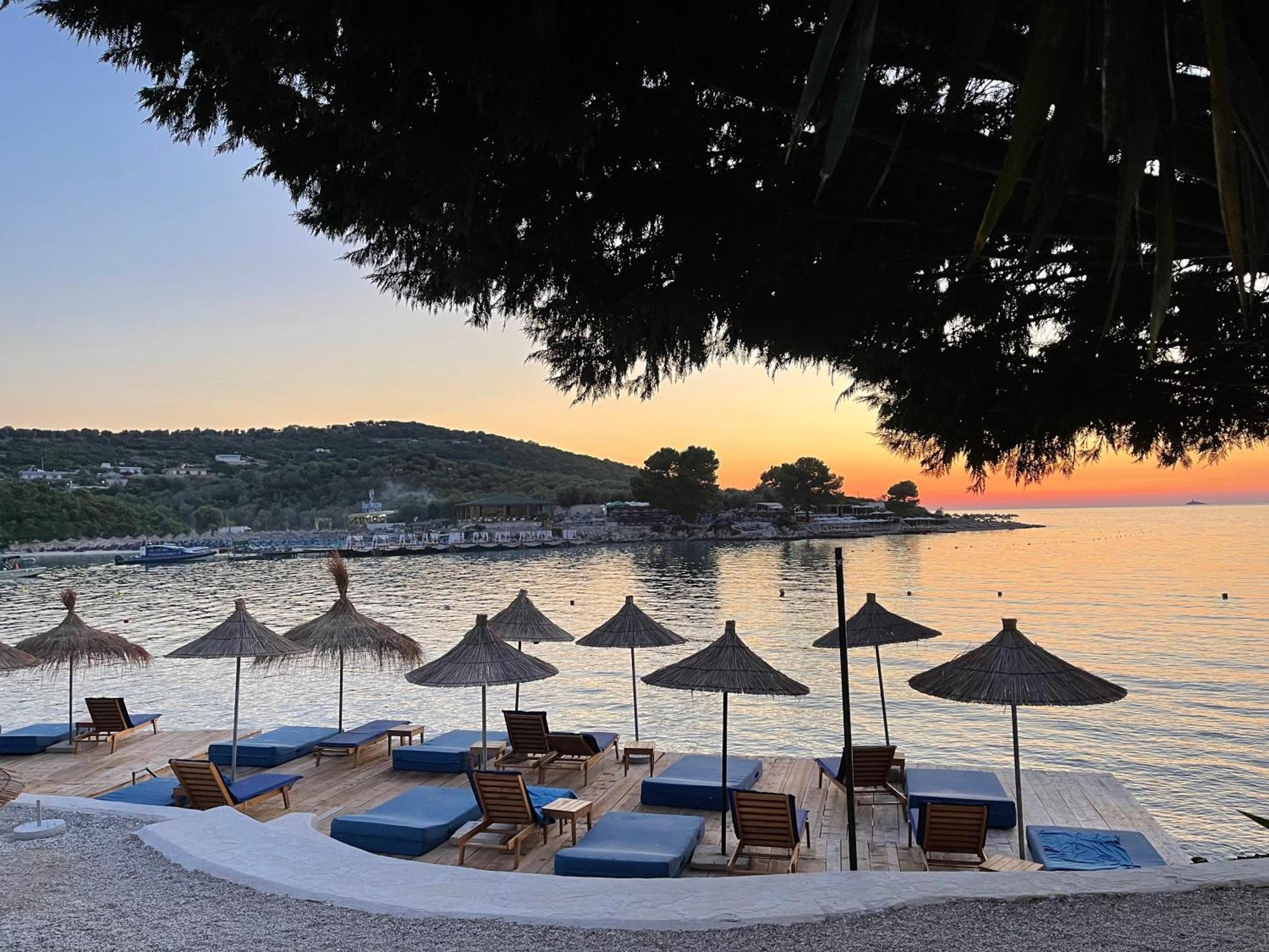 Manta Hotel Εξαμίλιο Εξωτερικό φωτογραφία