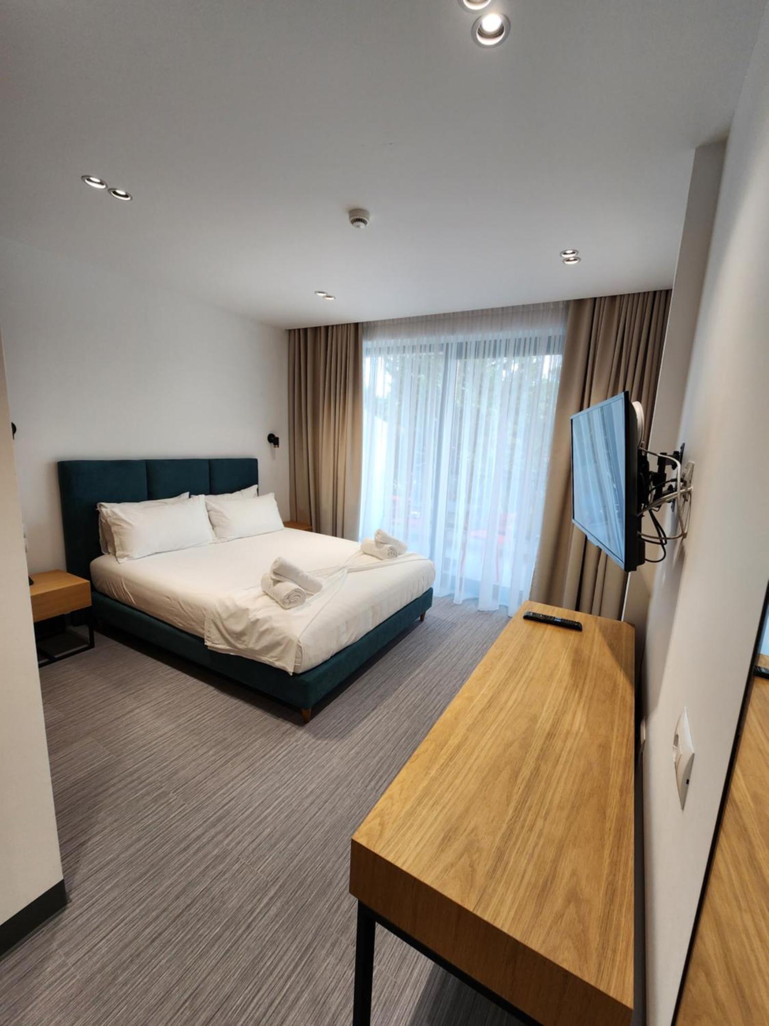 Manta Hotel Εξαμίλιο Εξωτερικό φωτογραφία