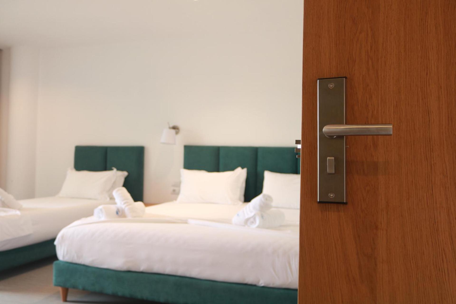 Manta Hotel Εξαμίλιο Εξωτερικό φωτογραφία