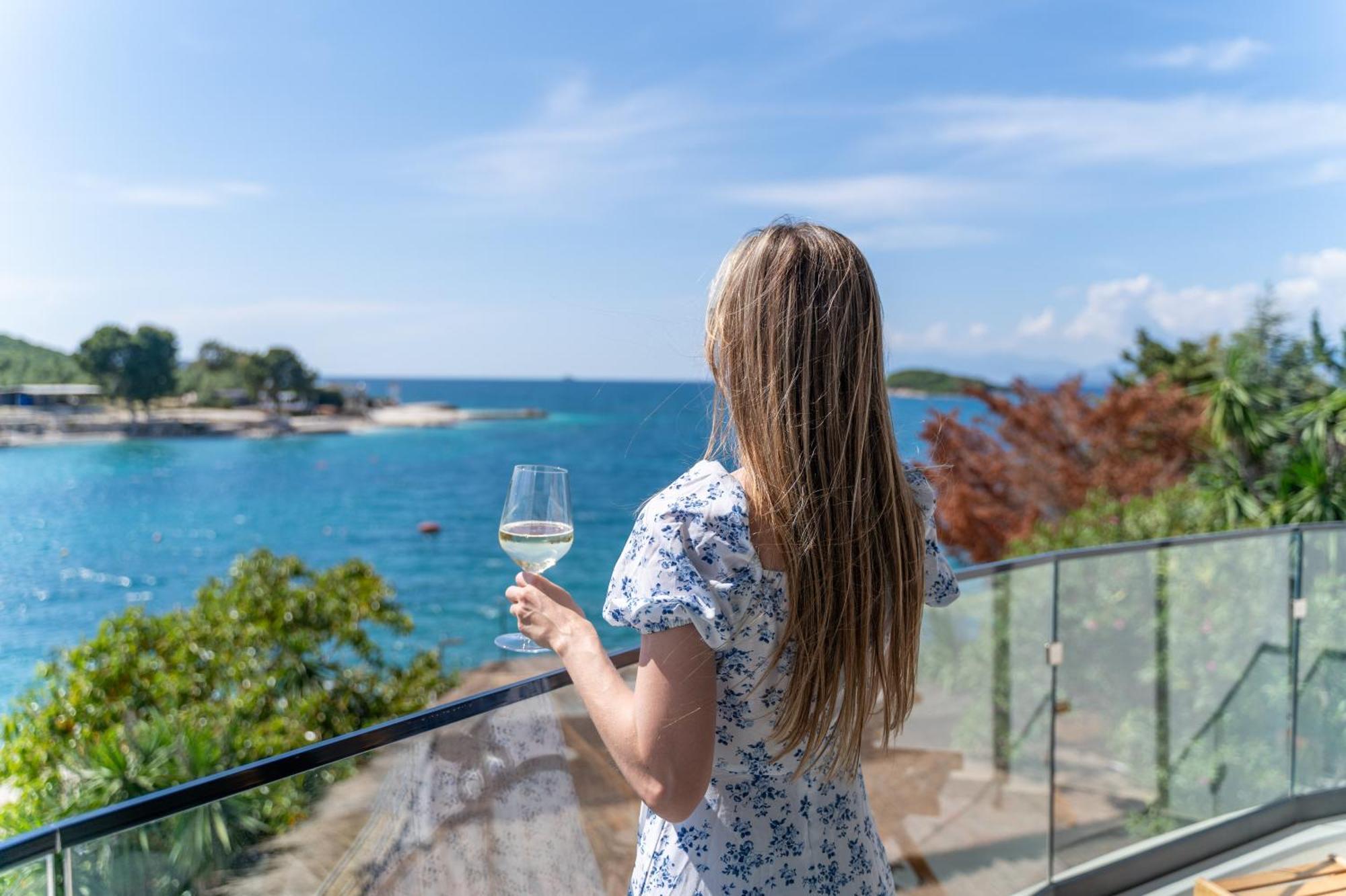 Manta Hotel Εξαμίλιο Εξωτερικό φωτογραφία