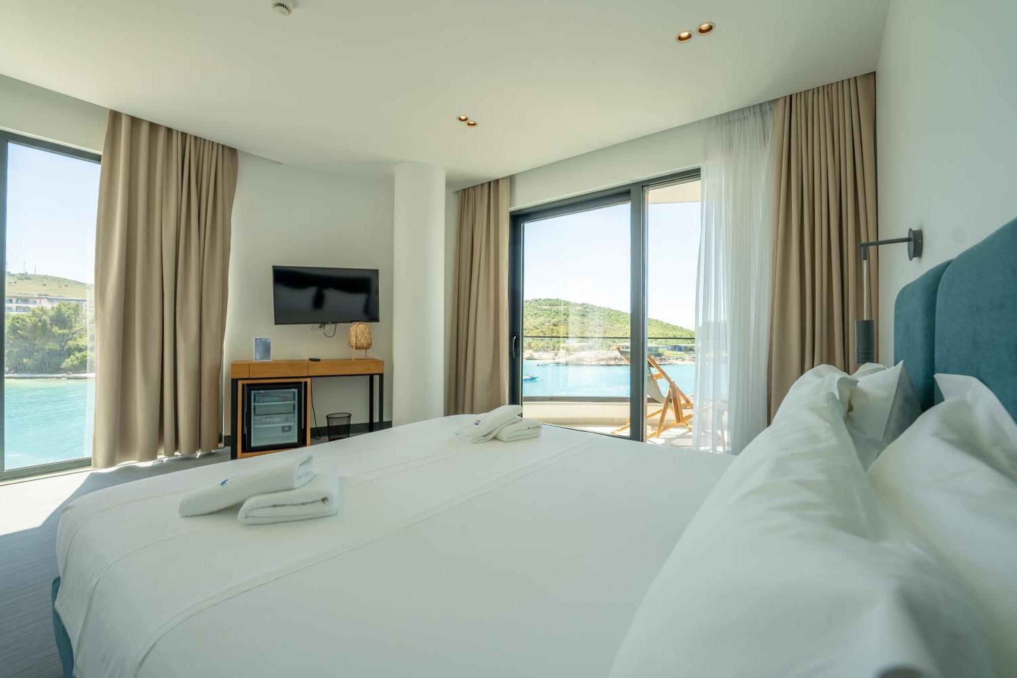Manta Hotel Εξαμίλιο Εξωτερικό φωτογραφία