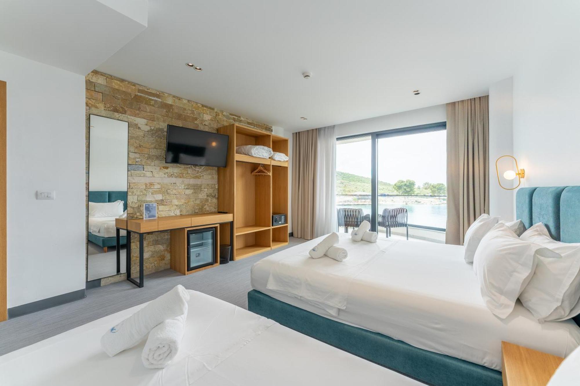 Manta Hotel Εξαμίλιο Εξωτερικό φωτογραφία