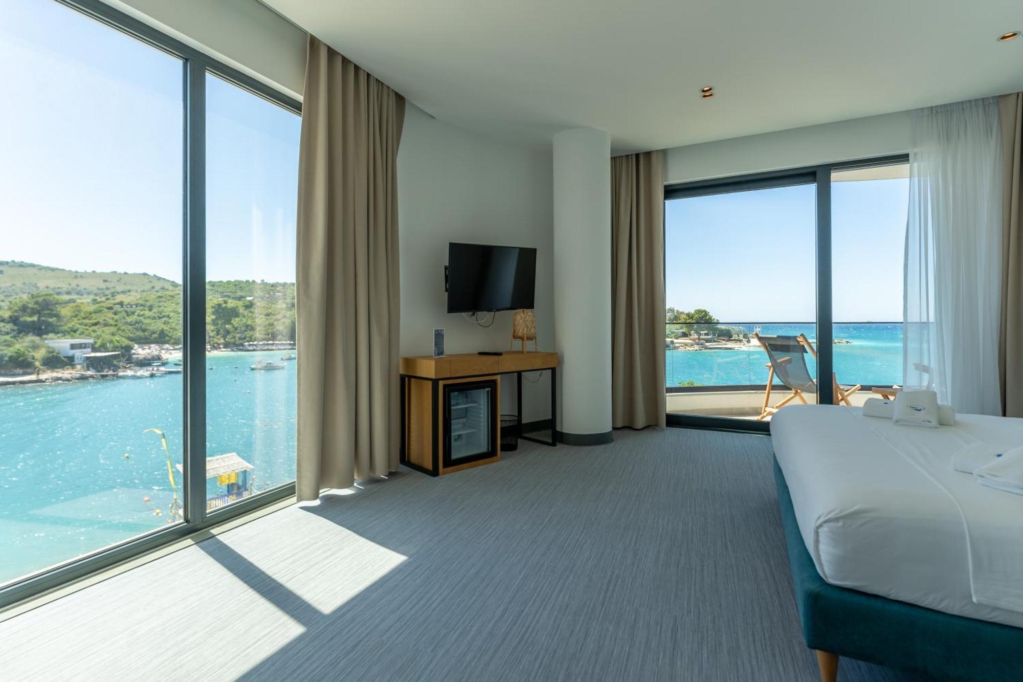 Manta Hotel Εξαμίλιο Εξωτερικό φωτογραφία